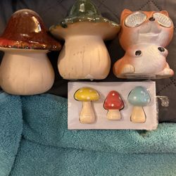 2 Mushrooms, 1 Owl, 3 Small Mushrooms 