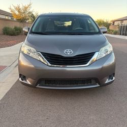 2014 Toyota Sienna