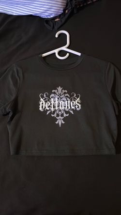 Deftones crop top. No stains or rips!