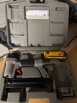 Porter-Cable Pneumatic Brad Nailer with Case
