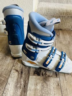 NORDICA SKI BOOTS SIZE 23.0