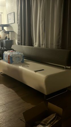 Selling this couch no longer need or use it’s perfect  has a few scratches but it’s a really lovely couch