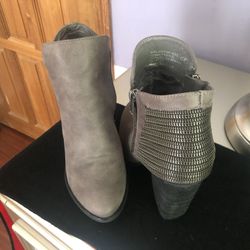 Women’s shoes