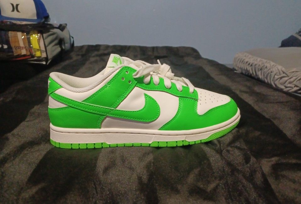 Brand New And Original Nike Dunk Low Sneakers Size Men's 8.5 Or Women's 10