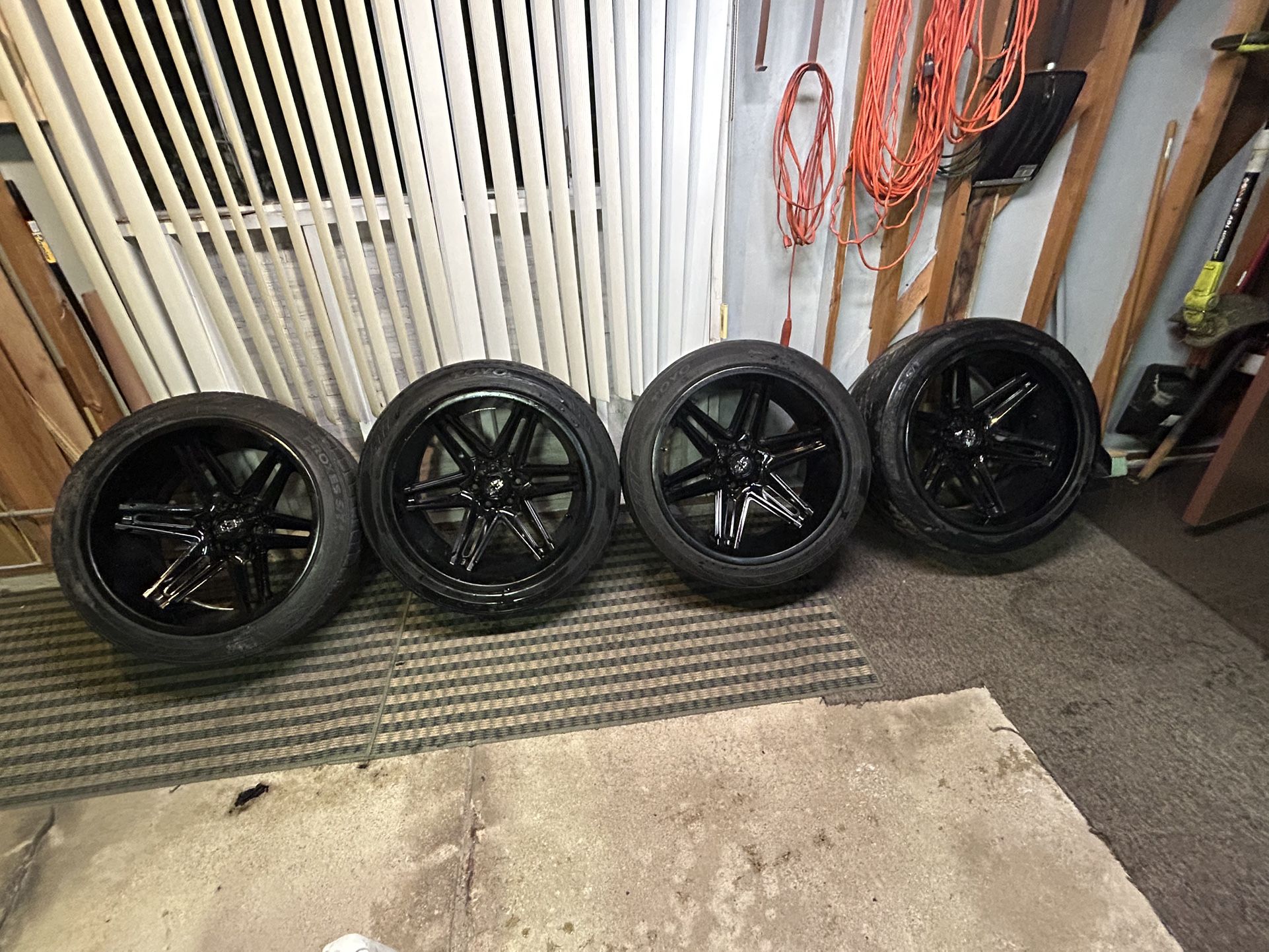 22” inch Rims Fits chevrolet silverado and Ram 6 lug