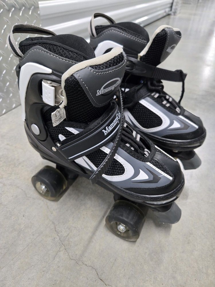 Kids Roller Skates, Boys or Girls, Adjustable Sizes 5 - 8, Light up Wheels