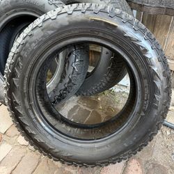 I am selling this set of tires FALKEN WILDPEAK A/T trail 225/65/17” 90%