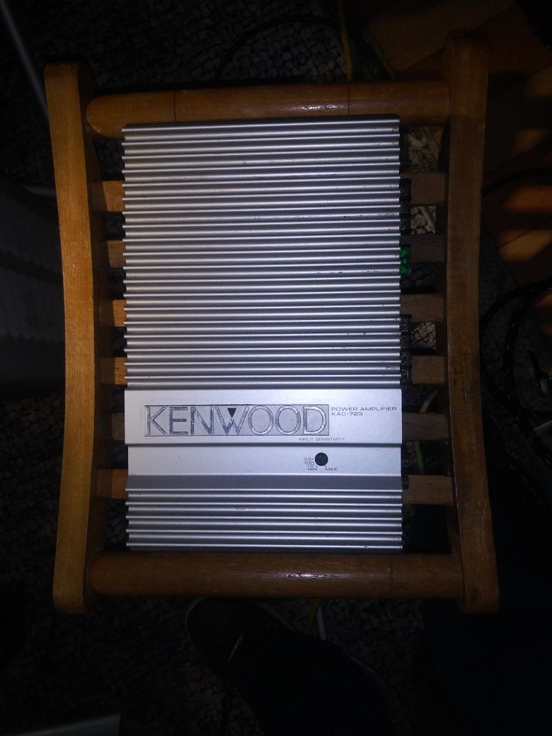 Kenwood 200 watt amp