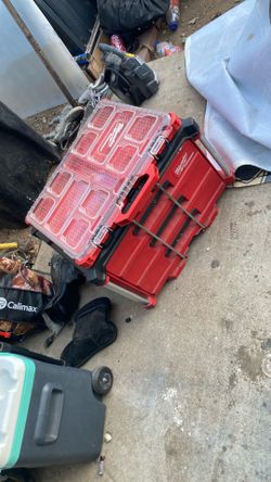 Melwaukee pack out tool box