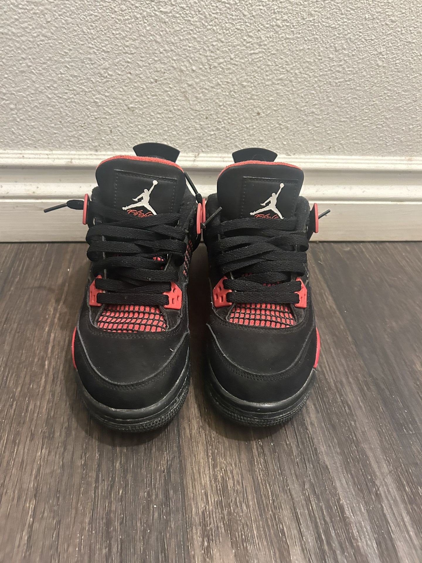 Jordan 4 red thunders