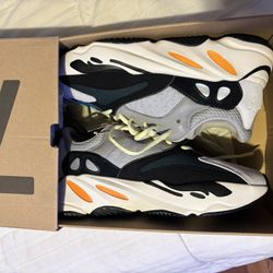 Yeezy Wave Runners Size 11 