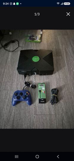 ORIGINAL  XBOX, O.G. COMES WITH POWER CORD , CONTROLLER, AND CABLES, WORKS PERFECTLY!  COMPLETLY CLEANED AND CHECKED!