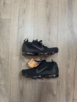 Nike Air Vapormax Flyknit Triple Black GS Size 7Y Womens 8.5