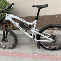 2019 Santa Cruz  Nomad