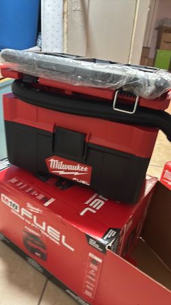 Milwakee 2.5 gal