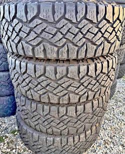 285/75/18 Goodyear Selling a set of 4 tires in excellent condition 🫡