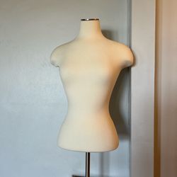 Cream and tan mannequin model
