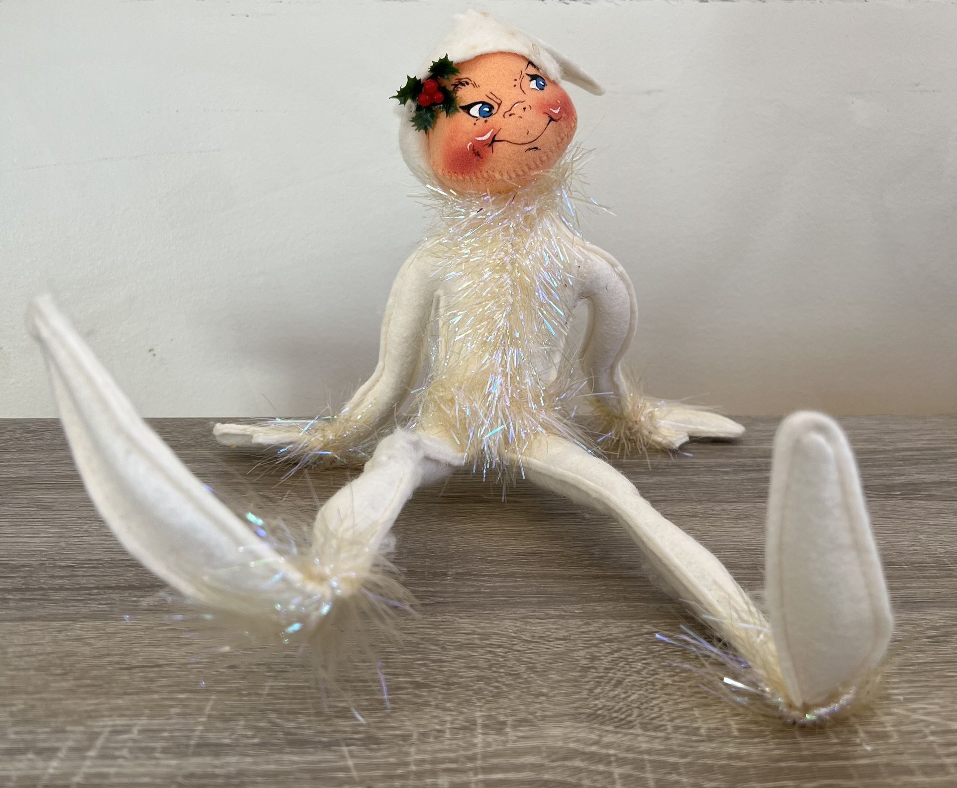 Vintage ANNALEE MOBILITEE WHITE FROSTY ELF DOLL