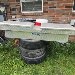 Toolbox for sale, one side needs minor repair