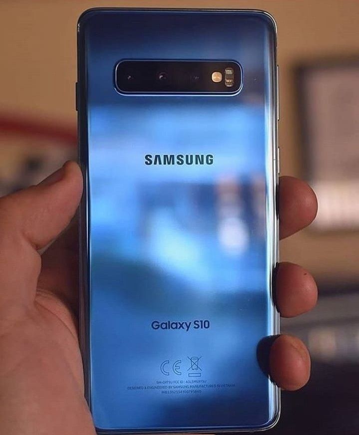 Samsung Galaxy S10 , 128GB , Unlocked for all Company Carrier , Excellent Condition Like New