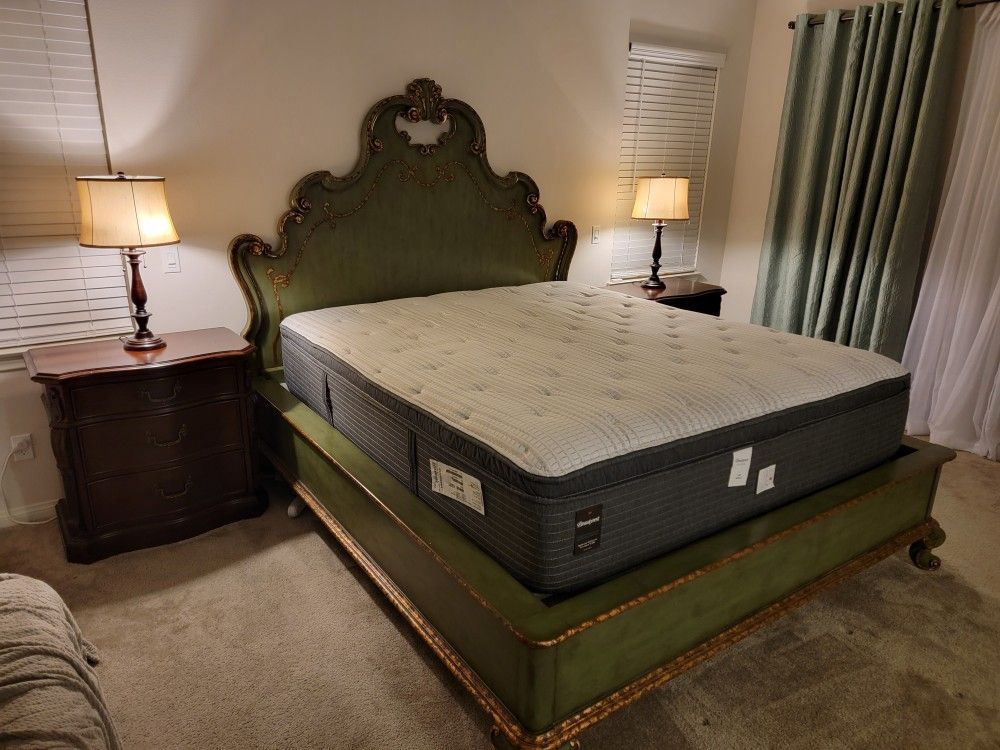 Cal King Thomisville Pisa Mansion Bed