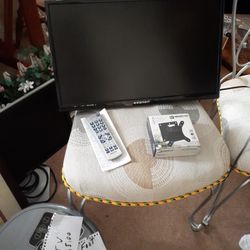 24 INCH. ELEMENT  COLOR TV   GOOD CONDITION COMES WITH NEW REMOTE AND WALL MOUNT.$ 35.00 GOOD CONDITION.