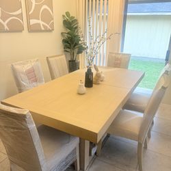 ✨ 7-Piece Dining Set Available ✨ Beautiful expandable dining table with 6 chairs included  🪑 Perfect for family gatherings and extra guests 📏 Expand