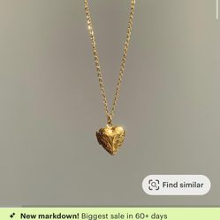 Vintage-Inspired Gold Heart Locket – Dainty & Romantic 