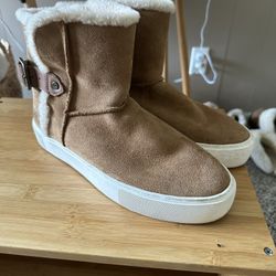 UGG BOOTS