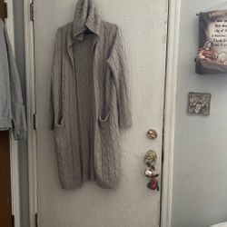 LONG SWEATER WITH POCKETS & HOODIE  , GRAY COLOR