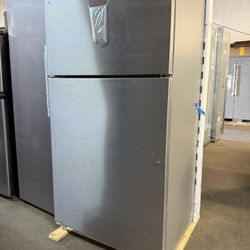 ❄️ NEW 33” Whirlpool - 20.5 Cu. Ft. Top-Freezer Refrigerator - Monochromatic Stainless Steel