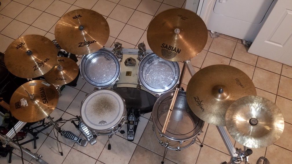 Drum set w/ rack