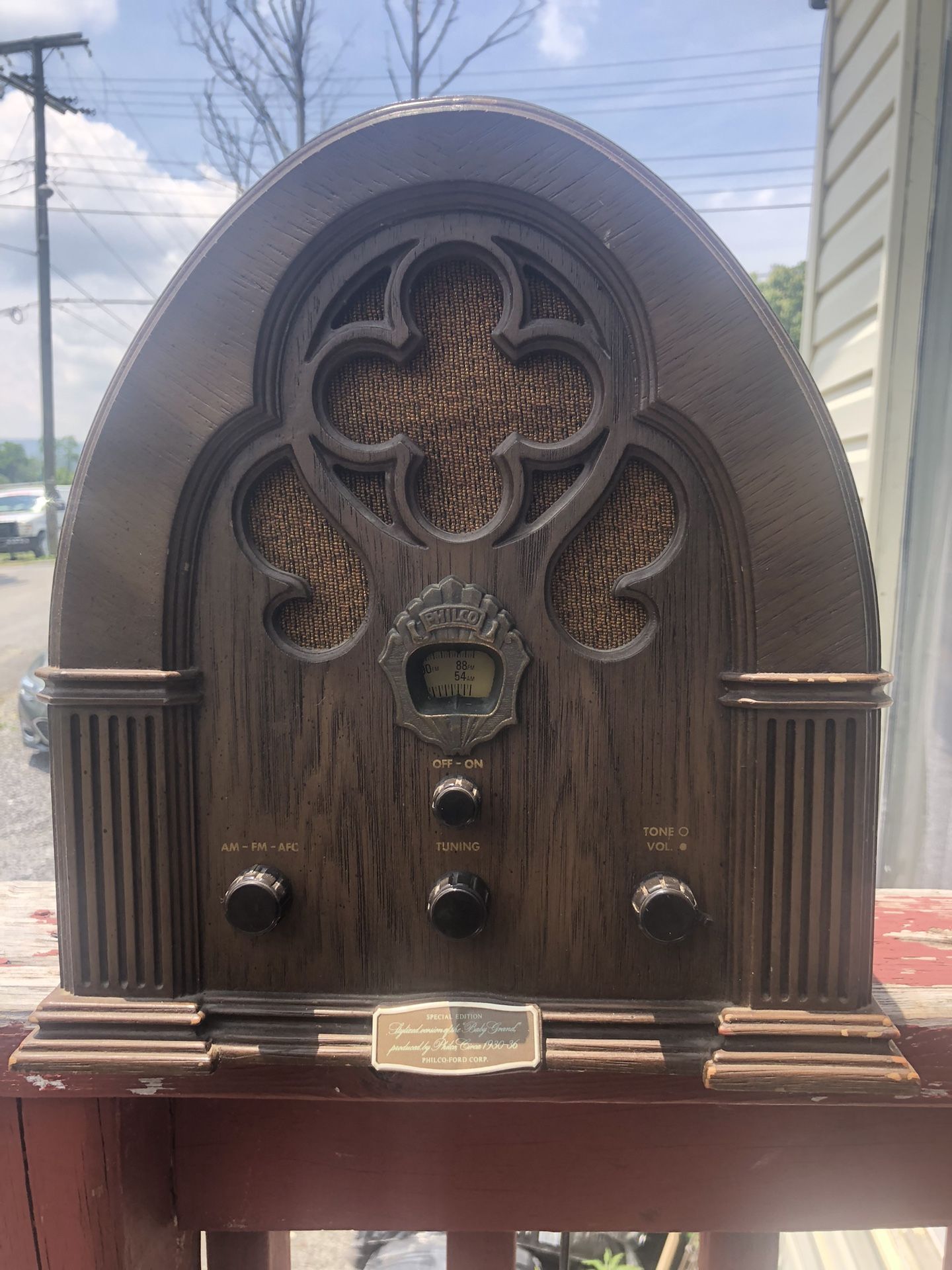 Antique Radios Both Work