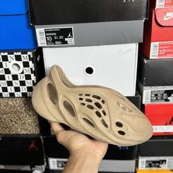 Adidas Yeezy Mist Foam Runners size 8 USED But Clean