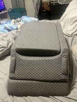 Adjustable leg elevation pillows