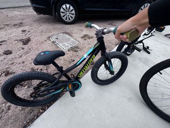 black specialized bike kids