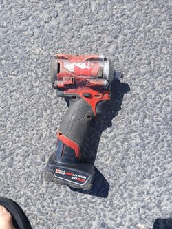 Milwaukee m12