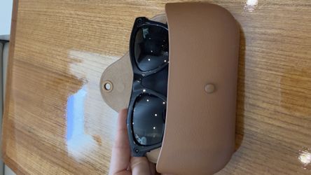 Ray-Ban Meta Gen 2 Smart Glasses – Like New!