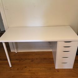 White Desk ( Good Quality )  ( Pick Up Only ) 