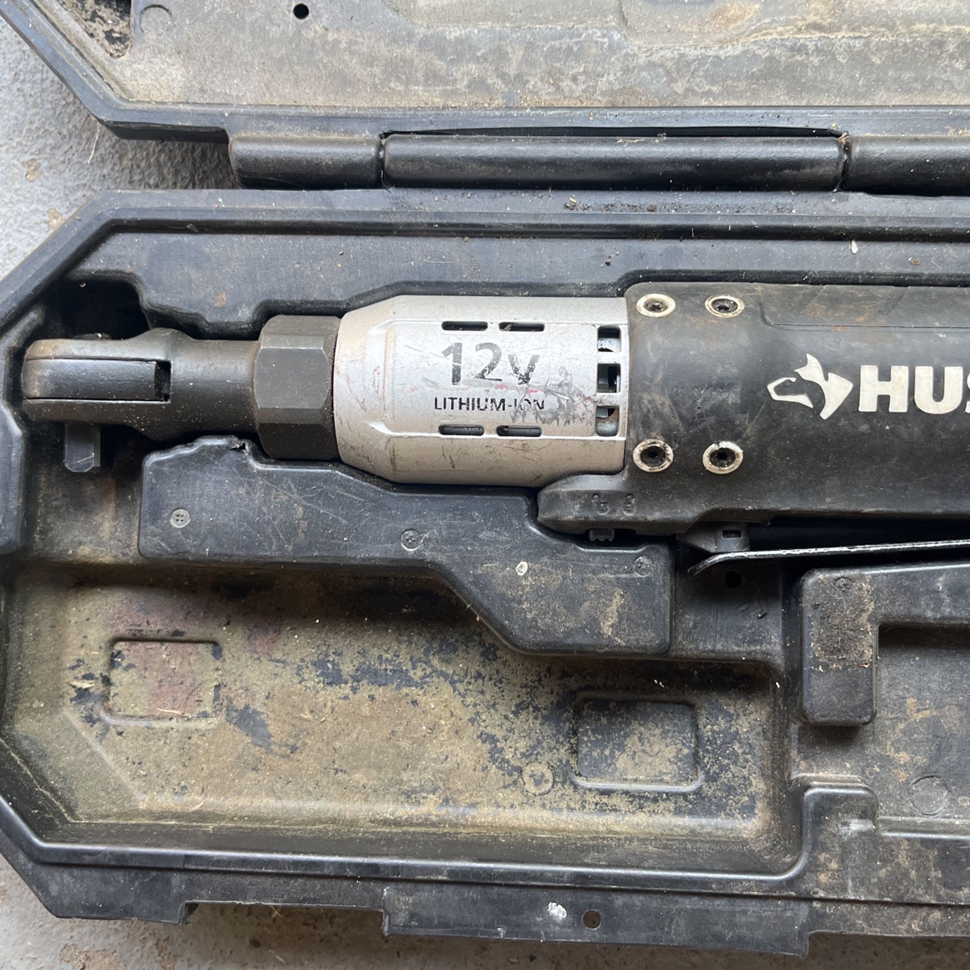 Patraca Inalámbrica Husky De 12 V Y De 3/8