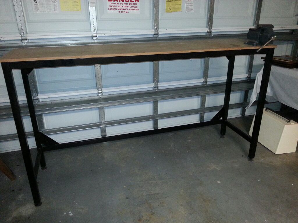 Work bench with shop vise