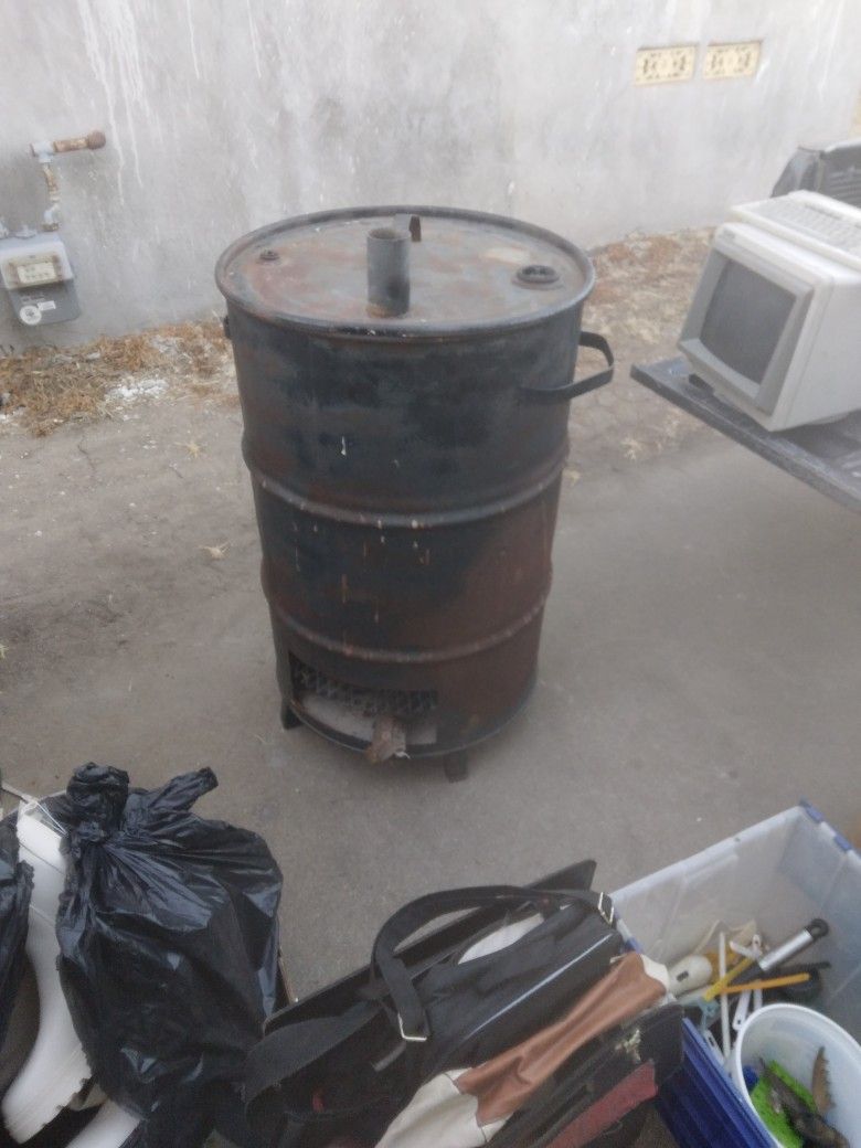 Custom Or Homemade 55 Gallon Drum Burnt It Smoker Fire Pit Barbecue BBQ Wood Burning Pit Etc