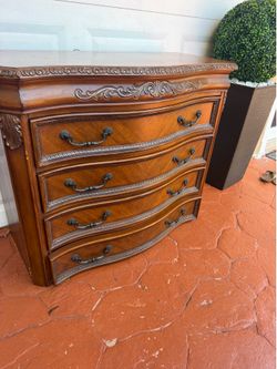 Dresser/ mirror with side dresser