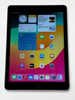 Apple iPad 6  Gen  9.7” 32GB Wi-Fi Tablet Space Gray