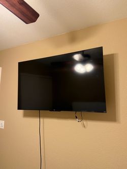 50” Roku Tv with Full Motion Swivel Motion