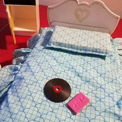 Sindy doll vintage furniture Marx Toys bed and oven Barbie