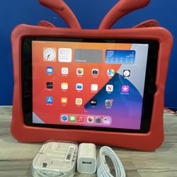Apple iPad 5th Generation 32 GB Used / good condition Works perfect (all clean / good)  Ready for new user   9.7” Retina Display  32 GB memory  Touch 