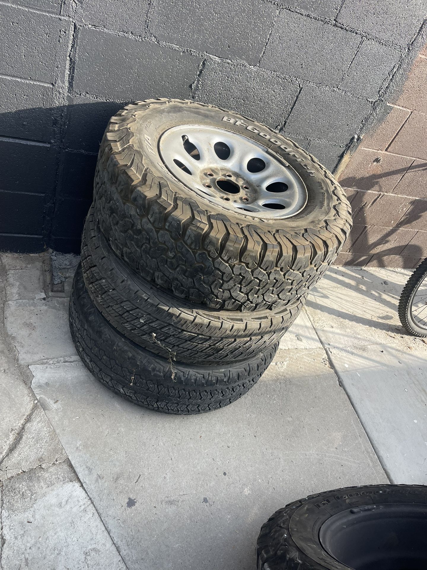 Free Llantas Todas Llévenselas Gratis