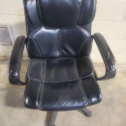 Special Price Office Chair In Good Condition 