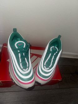 Like new men Nike shoes size 10.5